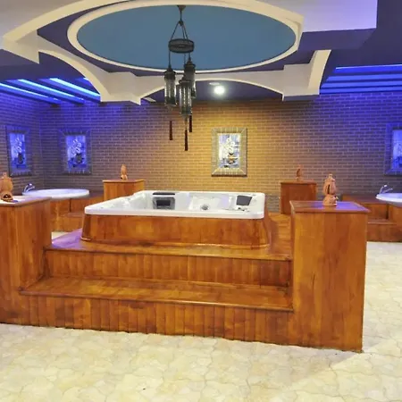 Otel Noxinn Club